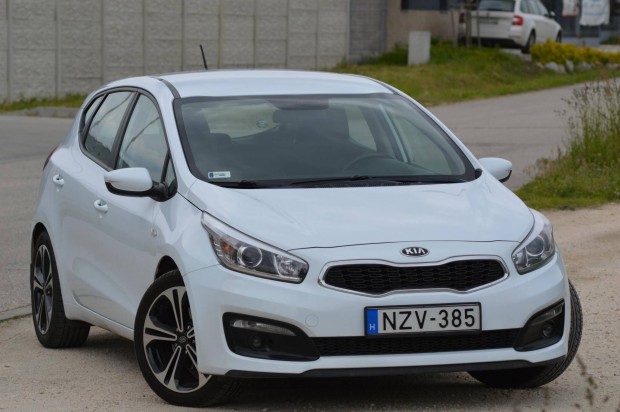 KIA CEE'D 1.4 Cvvt EX Prémium Mo-i/2.tul/V.szkö...