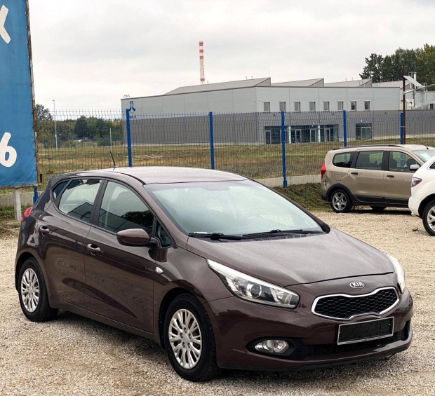 KIA CEE'D 1.4 Cvvt LX Base