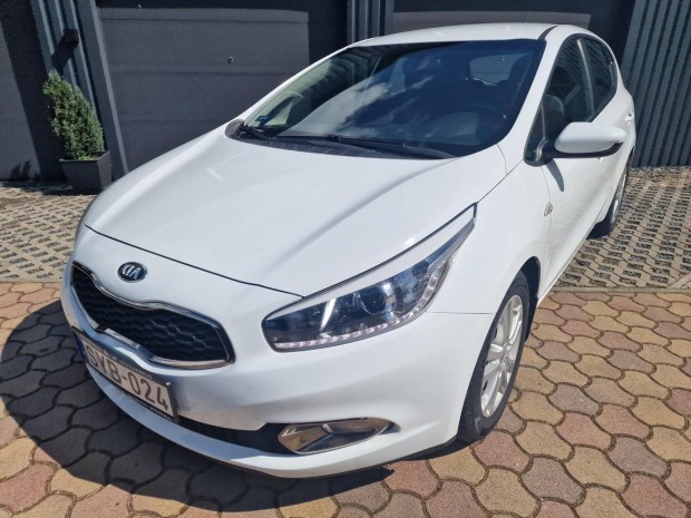 KIA CEE'D 1.4 Cvvt LX Base Téli- Nyári Gumi GAR...