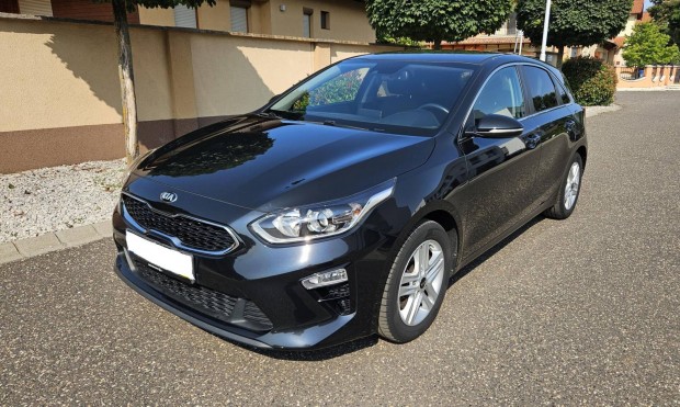 KIA CEE'D 1.4 Cvvt Silver Gyári Fényezés Végig...
