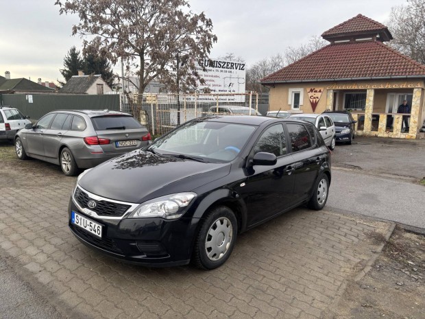 KIA CEE'D 1.4 EX