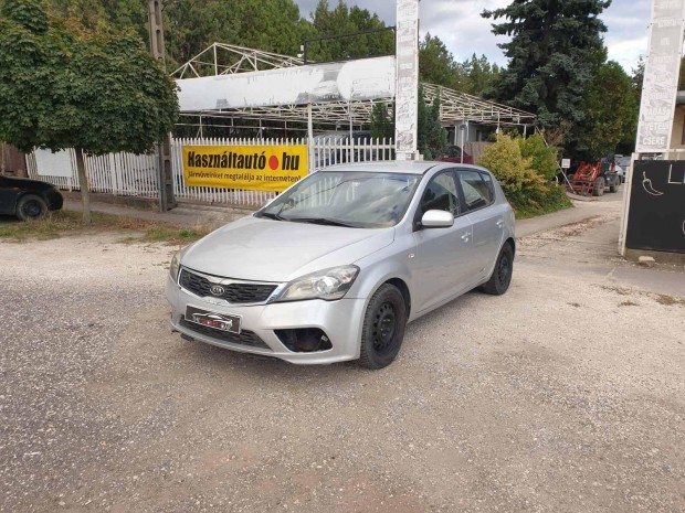 KIA CEE'D 1.4 EX Friss vizsga! M.o. forg.hely!
