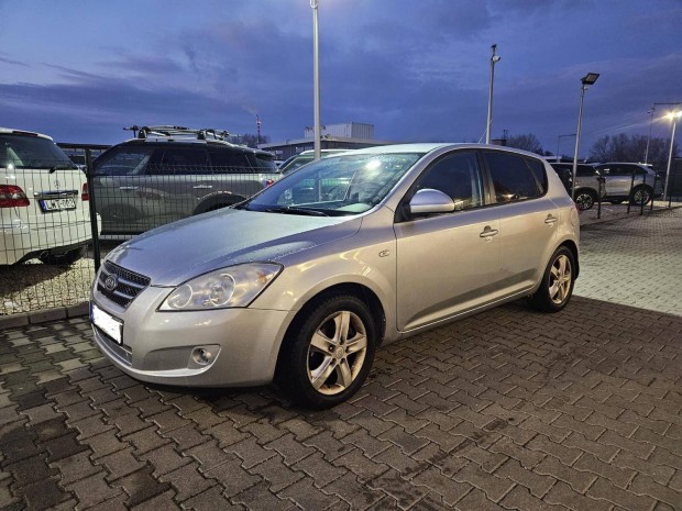 KIA CEE'D 1.4 EX Frissen szervizelve.friss vizs...