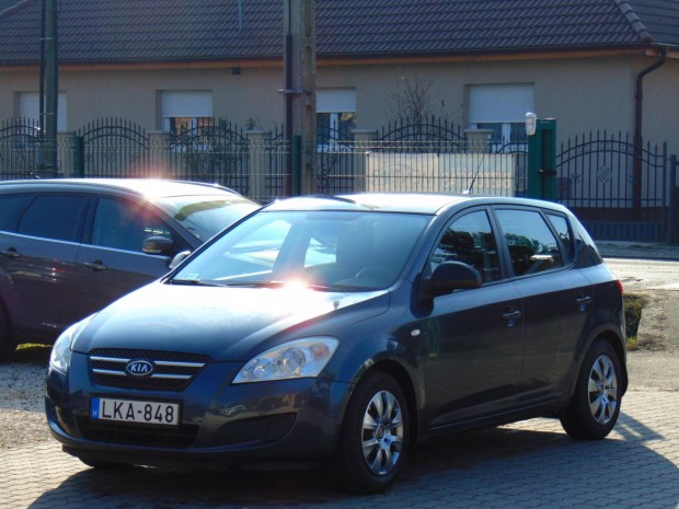 KIA CEE'D 1.4 EX Limited Magyarorszgi!105000Km...