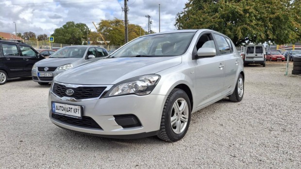 KIA CEE'D 1.4 EX Start-stop. Szép állapotban. k...