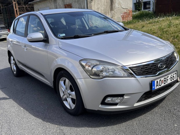 KIA CEE'D 1.4 EX Tempomat-Vonóhorog