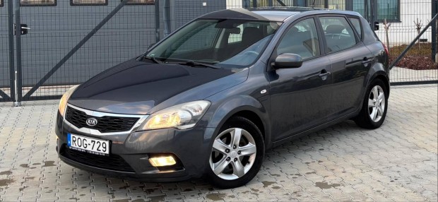 KIA CEE'D 1.4 LX Exclusive / Karcsonyi Akci /...