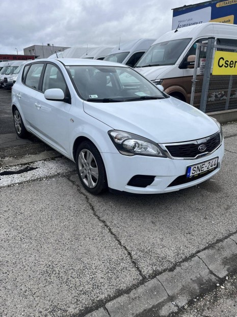 KIA CEE'D 1.4 LX Klímás. 6 Literes Fogyasztássa...