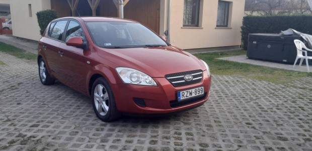KIA CEE'D 1.4 LX Plus 112ezer km.Gyönyörű állapot!