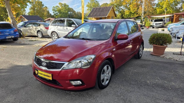 KIA CEE'D 1.4 L EURO5 Szép állapot!