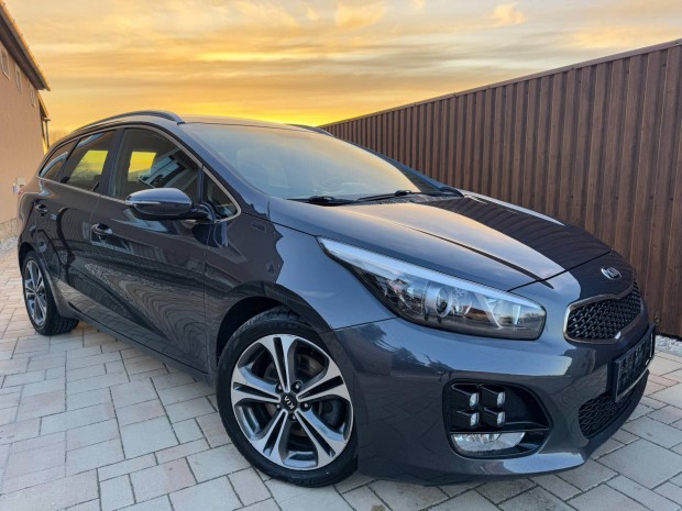 KIA CEE'D 1.6 CRDI GT Line Limited DCT 122Ezer...