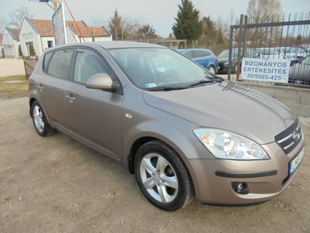 KIA CEE'D 1.6 CRDi EX Limited Plus Magyarorszg...