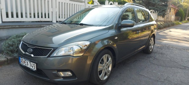 KIA CEE'D 1.6 CRDi LX Exclusive 2v Mszaki-TEM...