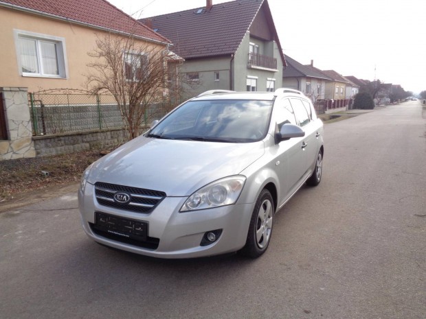 KIA CEE'D 1.6 EX