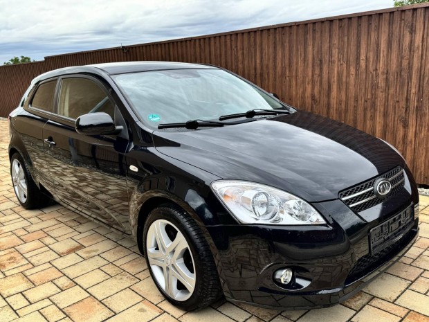 KIA CEE'D 1.6 EX 85 ezer km! Gyönyörű állapot!