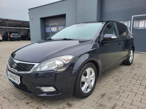 KIA CEE'D 1.6 EX EURO5 Digitklíma!!!Ülésfűtés!!...