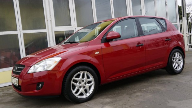 KIA CEE'D 1.6 EX Kl�ma! Megk�m�lt!