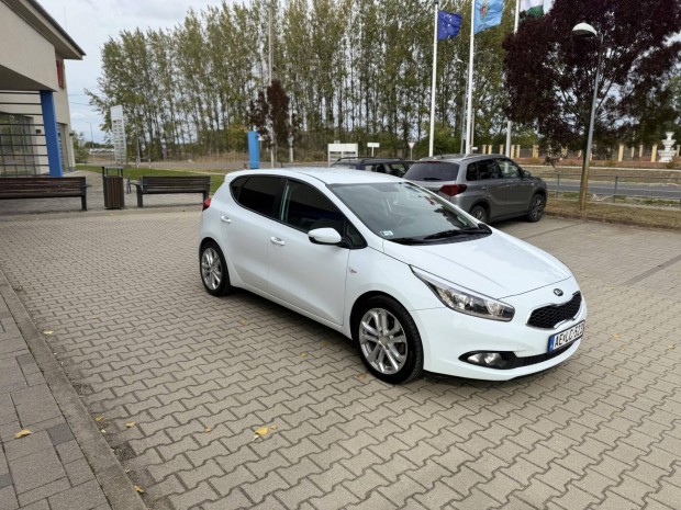 KIA CEE'D 1.6 GDI EX