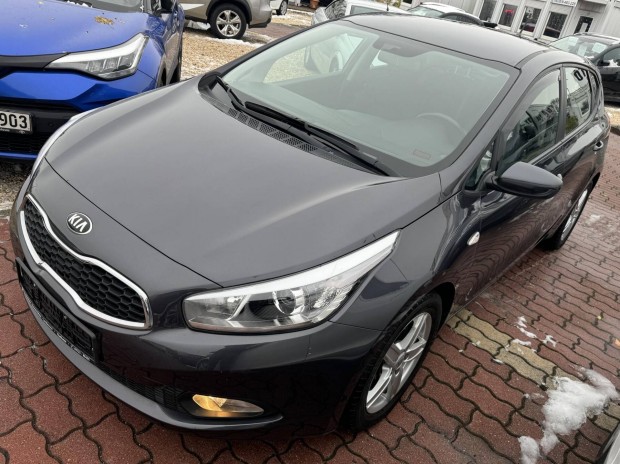 KIA CEE'D 1.6 GDI EX Prmium 30.000KM!!! Kia M...