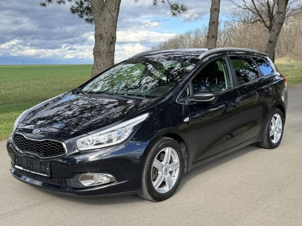 KIA CEE'D 1.6 GDI Limitlt Prmium 3 v Garanci...