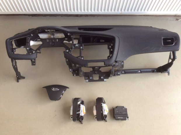 KIA CEE'D 2013'- 569002100 / l�gzs�kszett