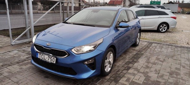 KIA CEE'D Ceed 1.5 T-GDI Gold