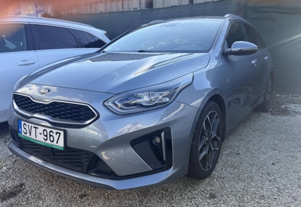 KIA CEE'D Ceed 1.6 CRDi HP Hybrid Gold GT Line...