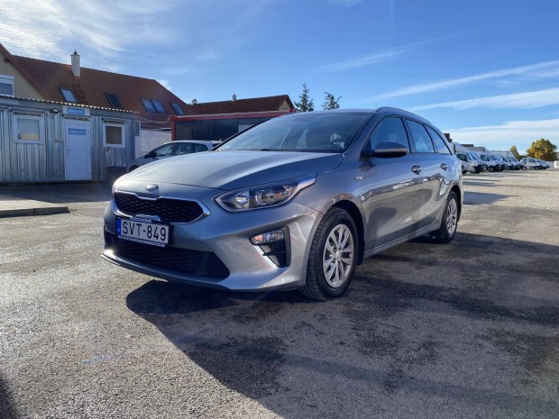 KIA CEE'D Ceed 1.6 CRDi HP Hybrid Silver �f�s