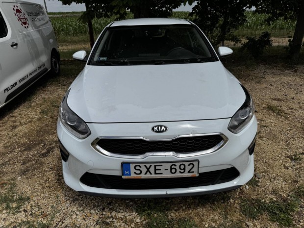KIA CEE'D Ceed 1.6 CRDi LP Silver 2.360.000.-Ft...