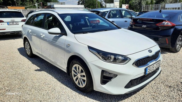 KIA CEE'D Ceed SW 1.5 T-GDI Gold Mo-i 1Tul.Navi...