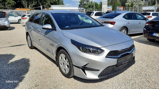 KIA CEE'D Ceed SW 1.5 T-GDI Gold Mo-i 1Tul.Navi...