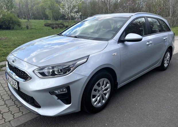 KIA CEE'D Ceed SW 1.5 T-GDI Silver Kombi 160 LE...