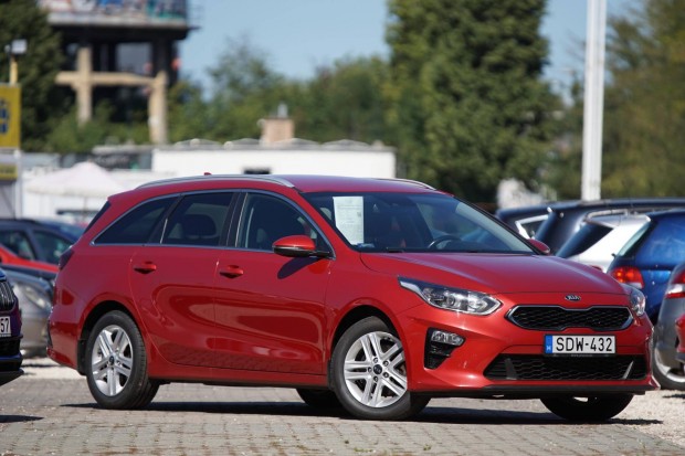 KIA CEE'D Ceed SW 1.6 CRDi HP Gold DCT Sérülésm...