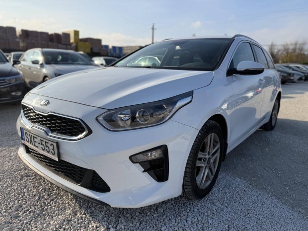 KIA CEE'D Ceed SW 1.6 CRDi HP Hybrid Gold Magya...