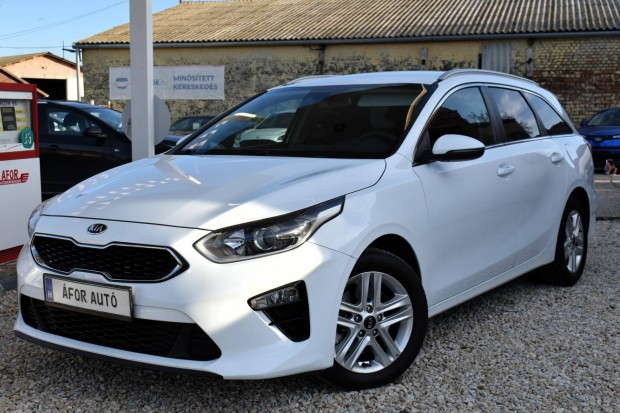 KIA CEE'D Ceed SW 1.6 CRDi HP Hybrid Silver D.K...