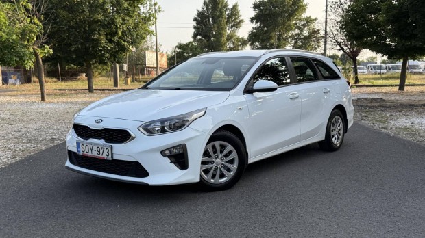 KIA CEE'D Ceed SW 1.6 CRDi HP Hybrid Silver Els...