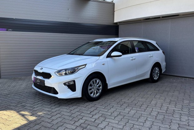 KIA CEE'D Ceed SW 1.6 CRDi HP Hybrid Silver GAR...