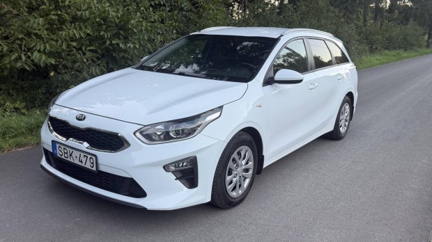 KIA CEE'D Ceed SW 1.6 CRDi LP Silver lsfts....