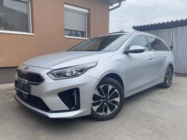KIA CEE'D Ceed SW 1.6 GDI Phev Platinum DCT Áfá...