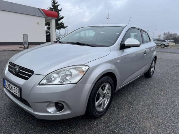 KIA CEE'D Pro1.4 EX