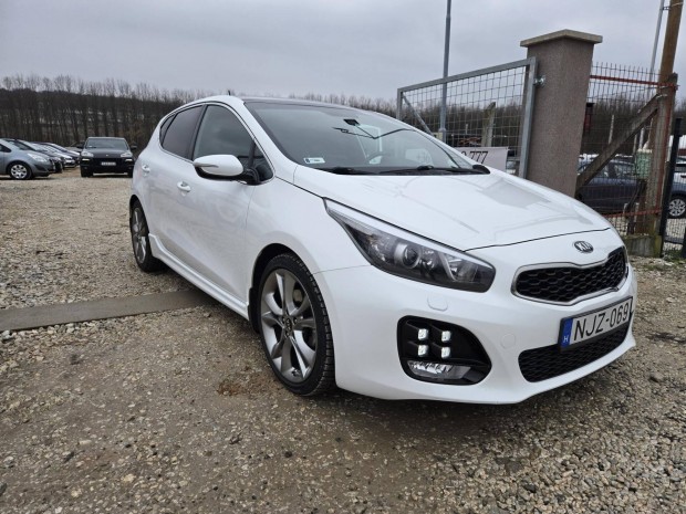 KIA CEE'D Pro1.6 CRDI GT Line Plusz Ny�ri Gumi...