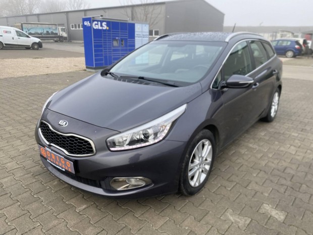 KIA CEE'D SW 1.4 CRDI FIFA Pr�mium Sz�p �llapot...