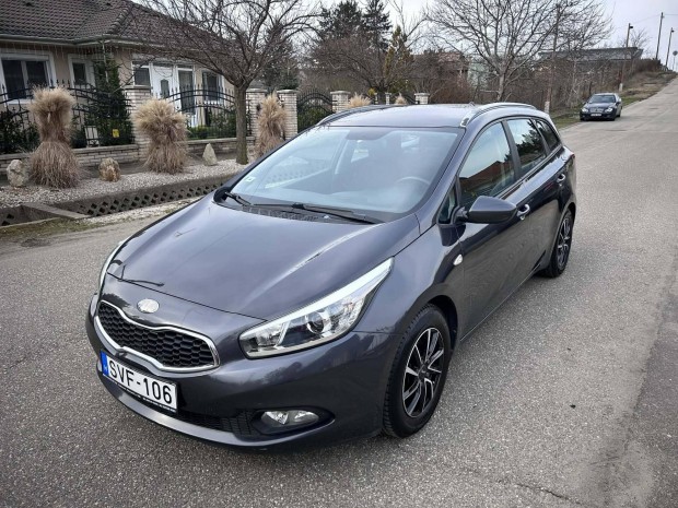 KIA CEE'D SW 1.4 Cvvt EX 126.900 KM
