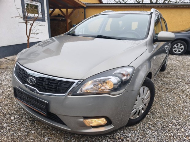 KIA CEE'D SW 1.4 Cvvt EX Kev�s Kilom�ter V�gig...