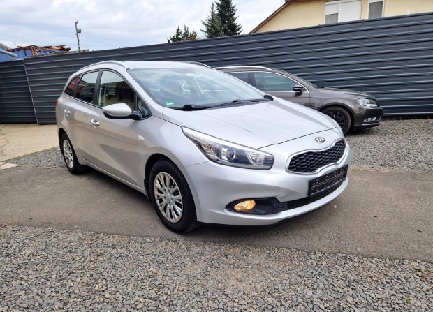 KIA CEE'D SW 1.4 Cvvt EX km garancia -Szervízkö...
