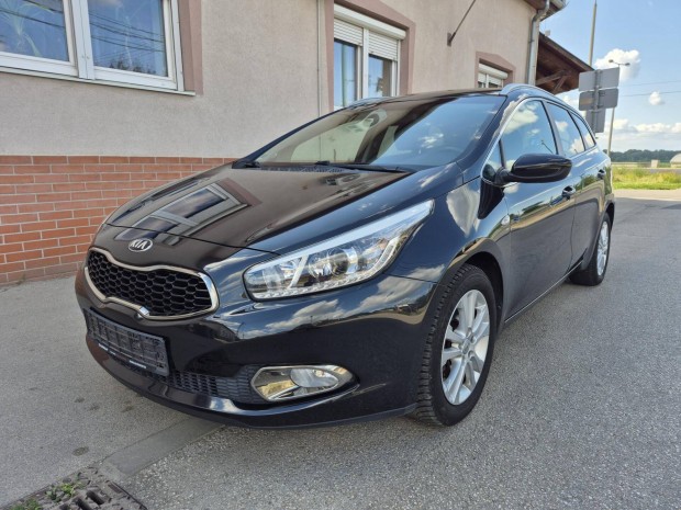 KIA CEE'D SW 1.4 Cvvt FIFA Limited Friss műszak...