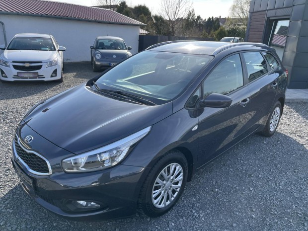 KIA CEE'D SW 1.4 Cvvt Limitált Prémium Garantál...