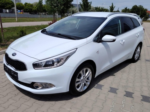 KIA CEE'D SW 1.4 Cvvt Limitált Prémium Hibátlan!
