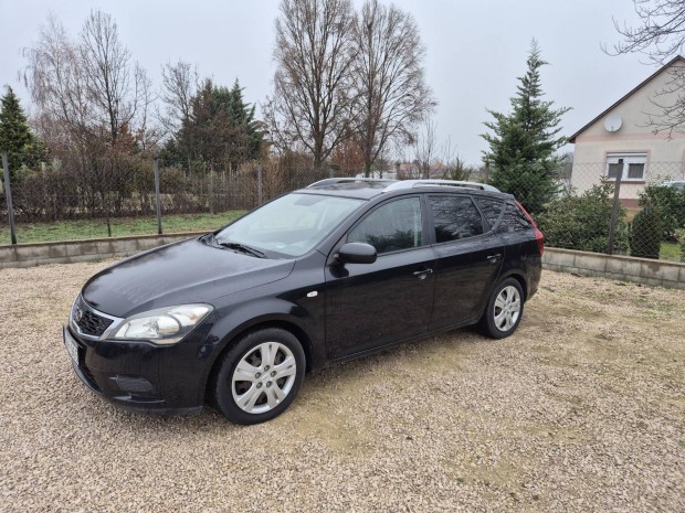 KIA CEE'D SW 1.4 LX Exclusive Dinamics ECO