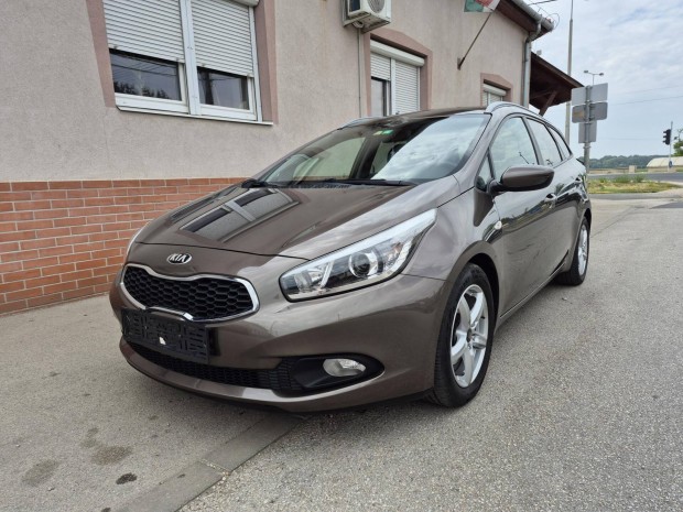 KIA CEE'D SW 1.6 CRDI EX Sérmentes/vez.szervkön...